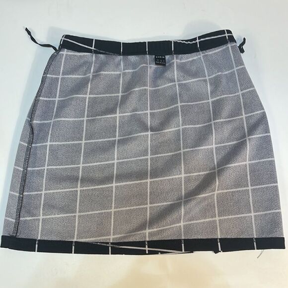 ‎SHEIN mini skirt black and white size-small - Picture 7 of 7
